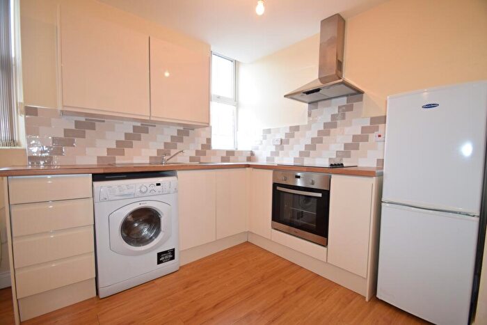 2 Bedroom Flat To Rent In Diana Street, Roath, CF24