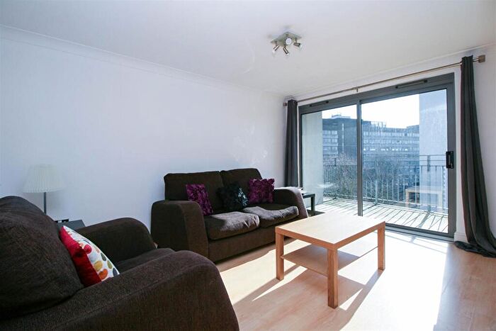 2 Bedroom Apartment To Rent In Broadway Plaza, Francis Road, B16