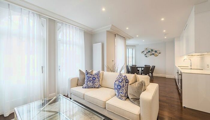 3 Bedroom Flat To Rent In Hamlet Gardens, King Street, London, W6