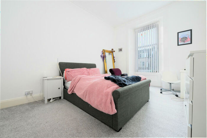 2 Bedroom Flat To Rent In Ardgowan Street, Greenock, PA16