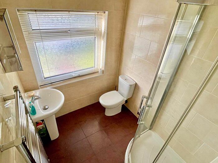 3 Bedroom Semi-Detached House For Sale In Warren Road, Kingstanding, Birmingham, B44