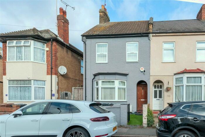 3 Bedroom End Of Terrace House To Rent In Westward Road, Chingford, London E4