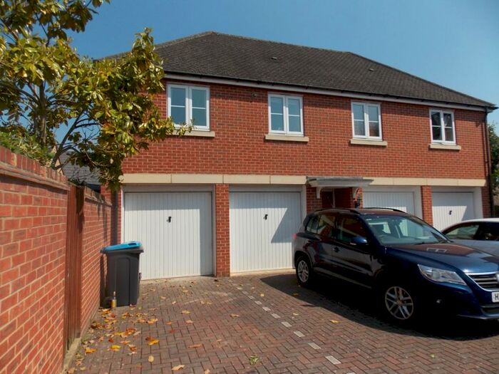 2 Bedroom Apartment To Rent In Ashdale Avenue, Madley Park, OX28