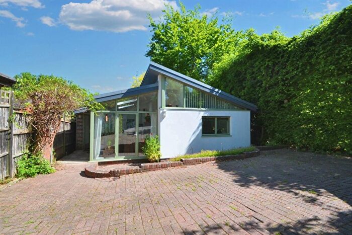 2 Bedroom Detached Bungalow To Rent In Teg Down, SO22