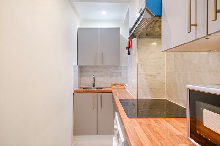 1 Bedroom Flat To Rent In Langford Court, Abbey Road, NW8