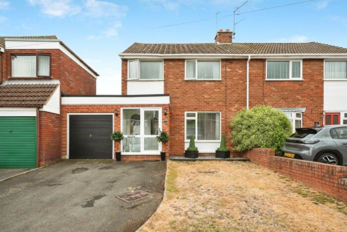 3 Bedroom Semi-Detached House For Sale In Oakland Drive, Dudley, DY3