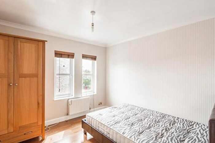 5 Bedroom Terraced House To Rent In Keats Close, Bermondsey, SE1