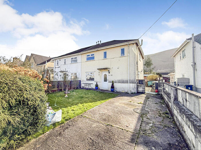 3 Bedroom Semi-Detached House For Sale In Wade Avenue, Ystalyfera, Swansea, SA9