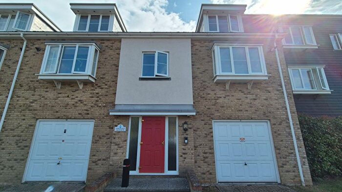 2 Bedroom Flat For Sale In Diamond Road, Whitstable, CT5