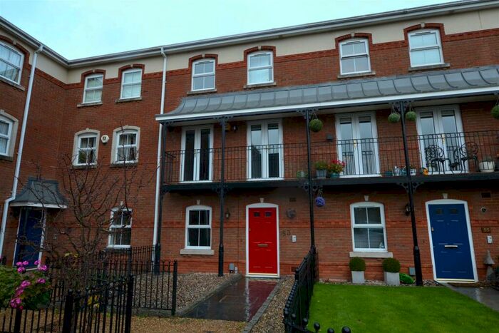 4 Bedroom House To Rent In Turners Avenue, Fleet, GU51