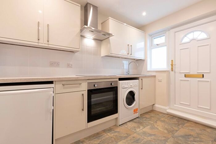 1 Bedroom Flat To Rent In Godstow Road, Wolvercote, OX2