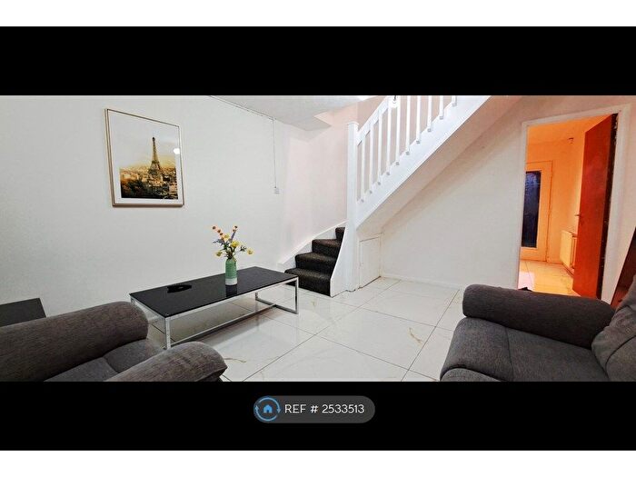 2 Bedroom Terraced House To Rent In Grange Close, Hunslet, Leeds, LS10