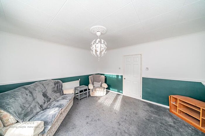 3 Bedroom Terraced House For Sale In Hadley Way, Walsall, WS2