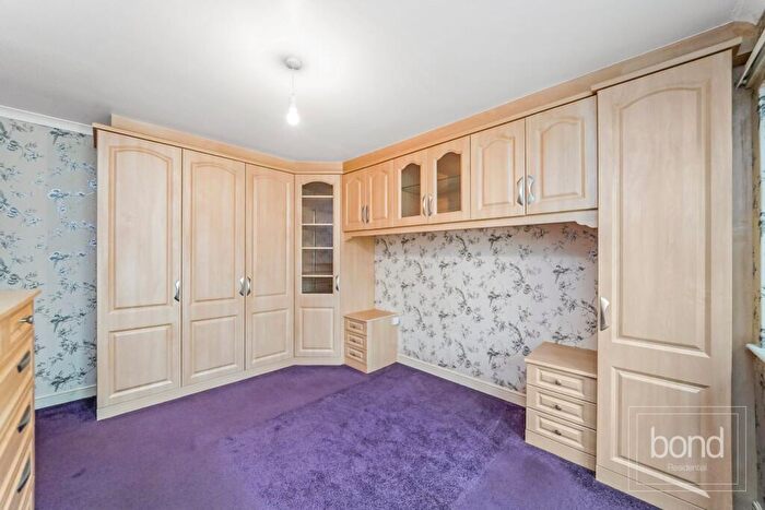 2 Bedroom Semi-Detached Bungalow For Sale In Runsell View, Danbury, Chelmsford, CM3