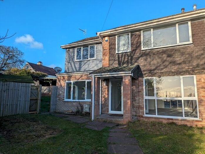 4 Bedroom Semi-Detached House To Rent In Franklin Close, Worcester, WR2