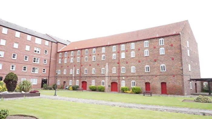 Studio To Rent In A Pease Court, High Street, Hull, HU1