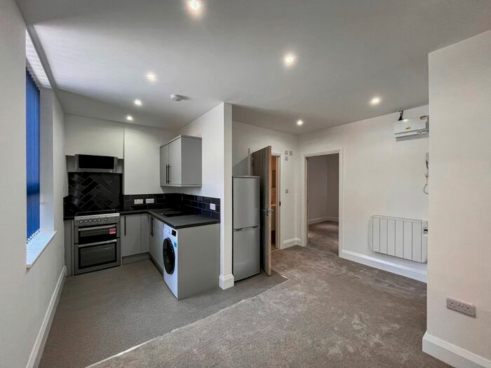 1 Bedroom Flat To Rent In Leicester Road, Loughborough, Leicestershire, LE11