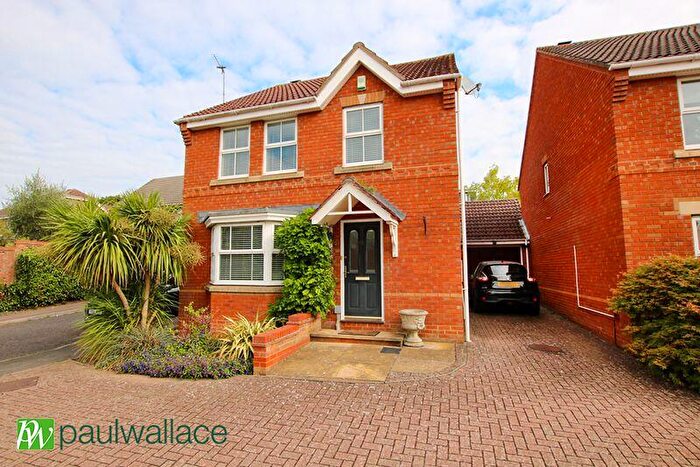 4 Bedroom Detached House For Sale In Higgins Road, West Cheshunt, EN7