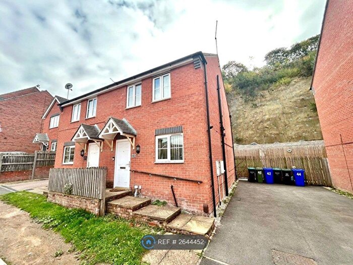 3 Bedroom Semi-Detached House To Rent In Bank End Close, Mansfield, NG18