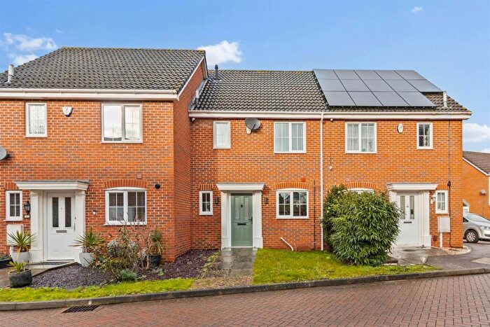 3 Bedroom Terraced House For Sale In Edwards Croft, Bradville, Milton Keynes, MK13