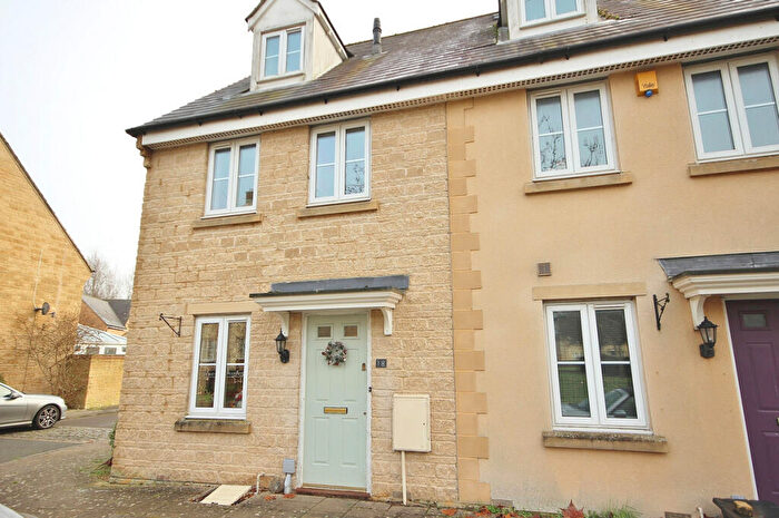 3 Bedroom End Of Terrace House For Sale In Woodley Green, Witney, OX28