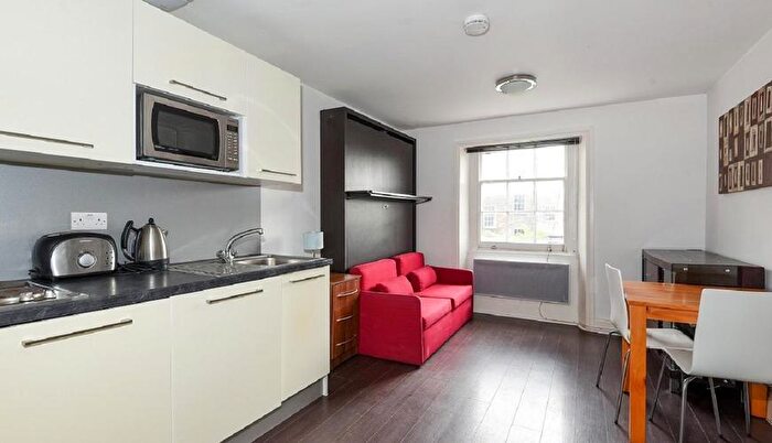 Flat To Rent In Hurdwick Place, NW1