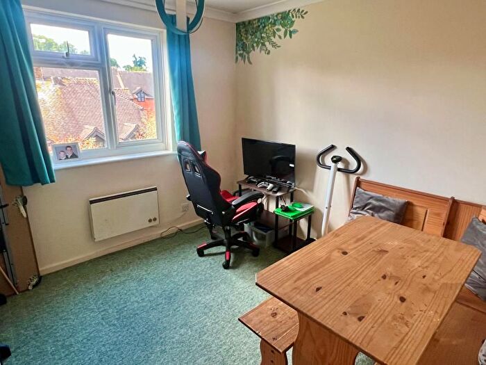 2 Bedroom Flat For Sale In Broadway Park, Stevenson Close, Wimborne, BH21