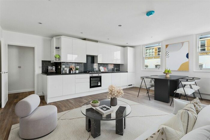 2 Bedroom Flat To Rent In Disraeli Road, Putney Hill, SW15