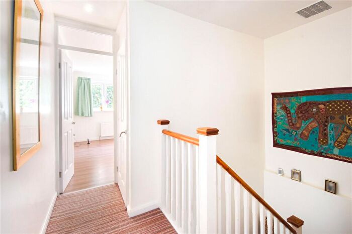 4 Bedroom Terraced House For Sale In Chambord Street, London, E2