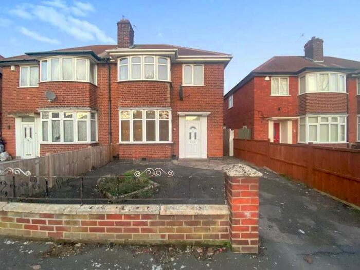 3 Bedroom House To Rent In Buckminster Road, Leicester, , LE3
