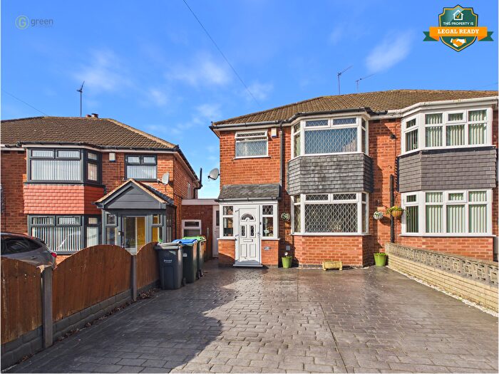 3 Bedroom Semi Detached House For Sale In Lechlade Road, Great Barr, Birmingham, B43