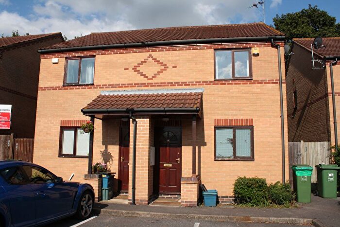 2 Bedroom Semi-Detached House To Rent In Blackstock Close, Oxford, OX3