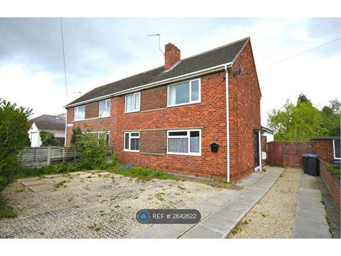 3 Bedroom Semi-Detached House To Rent In Cliff Crescent, Warmsworth, Doncaster, DN4