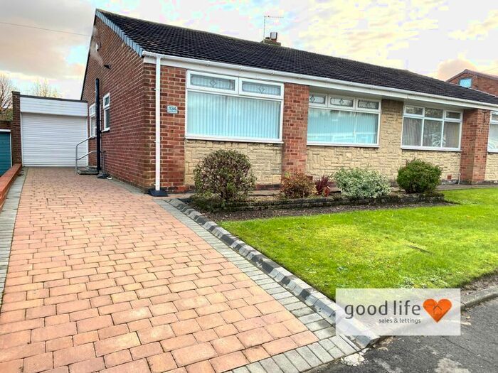 3 Bedroom Semi-Detached Bungalow To Rent In Sevenoaks Drive, Hastings Hill, Sunderland, SR4