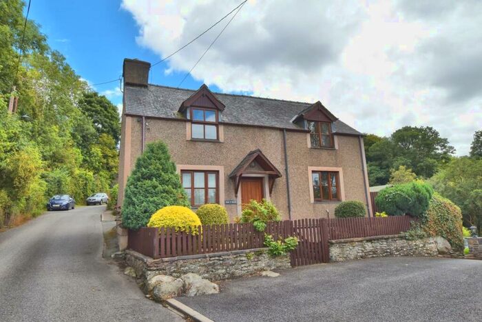 3 Bedroom Detached House For Sale In Cynwyd, Corwen, LL21