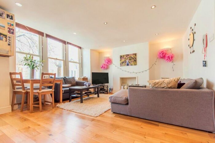 2 Bedroom Flat For Sale In Hambalt Road, SW4