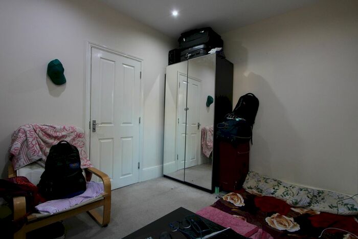 Studio To Rent In King Charles Road, Surbiton, KT5