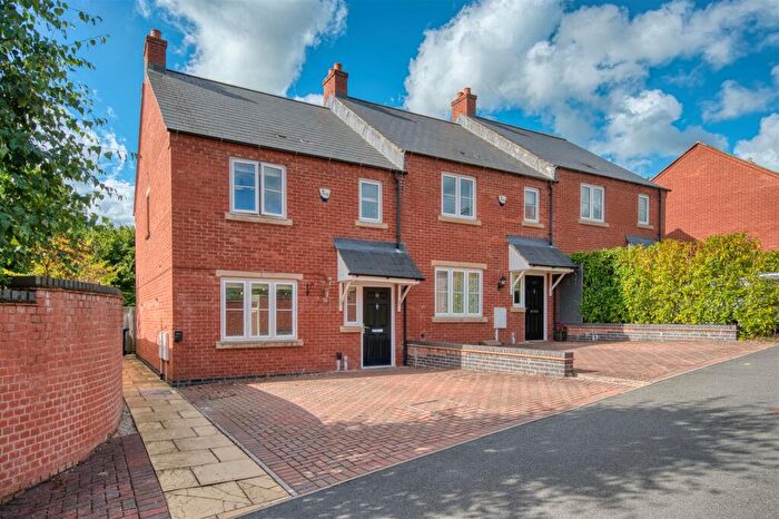 3 Bedroom End Of Terrace House For Sale In Meerbrook Drive, Wirksworth, DE4