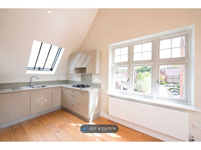 1 Bedroom Flat To Rent In The Galleries, Warley, Brentwood, CM14