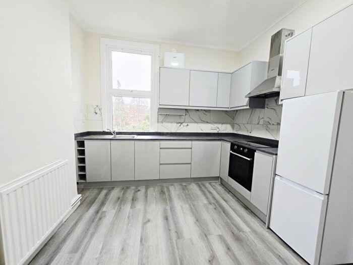 1 Bedroom Flat To Rent In Meads Road, Wood Green, N22