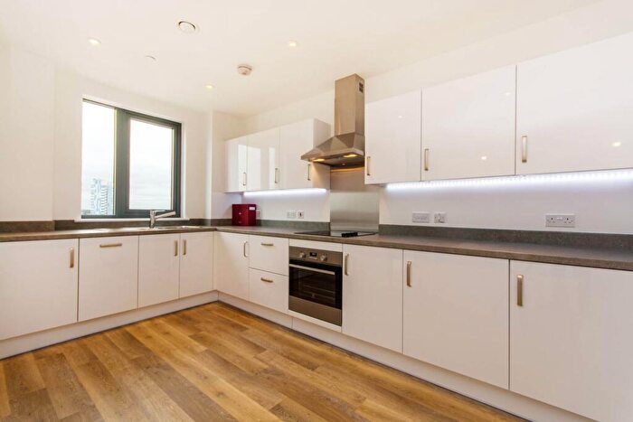 2 Bedroom Flat To Rent In High Street, Sutton, SM1