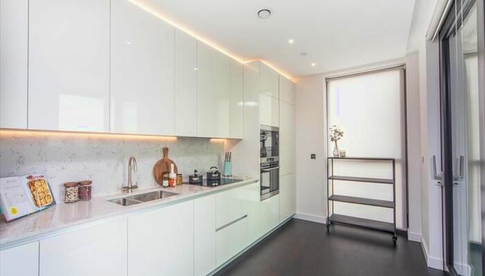 2 Bedroom Flat To Rent In Charles Clowes Walk, London, SW11