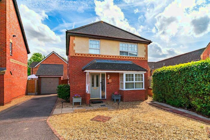 3 Bedroom Detached House For Sale In Thor Drive, Bedford, MK41