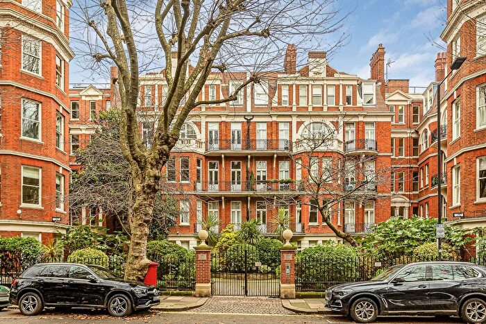 2 Bedroom Flat To Rent In Fitzgeorge Avenue, London, W14