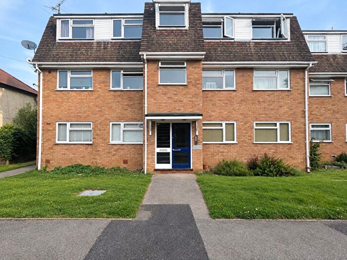 Property For Sale In Bath Road, Taplow, Maidenhead, SL6