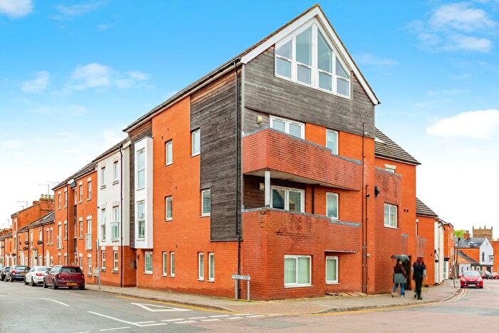 3 Bedroom Flat To Rent In Pytchley Street, Abington, Northampton, NN1