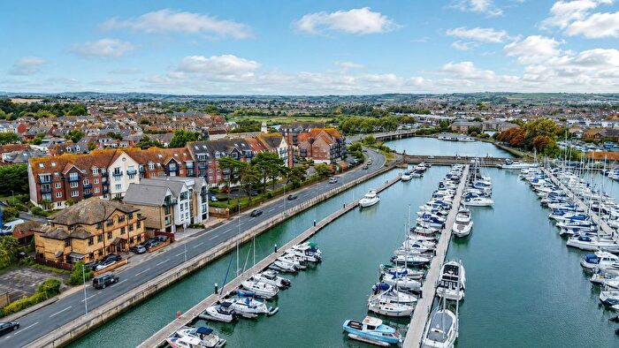 2 Bedroom Flat For Sale In Corscombe Close, Weymouth, DT4