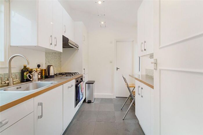 1 Bedroom Flat To Rent In Stanbridge Road, London, SW15