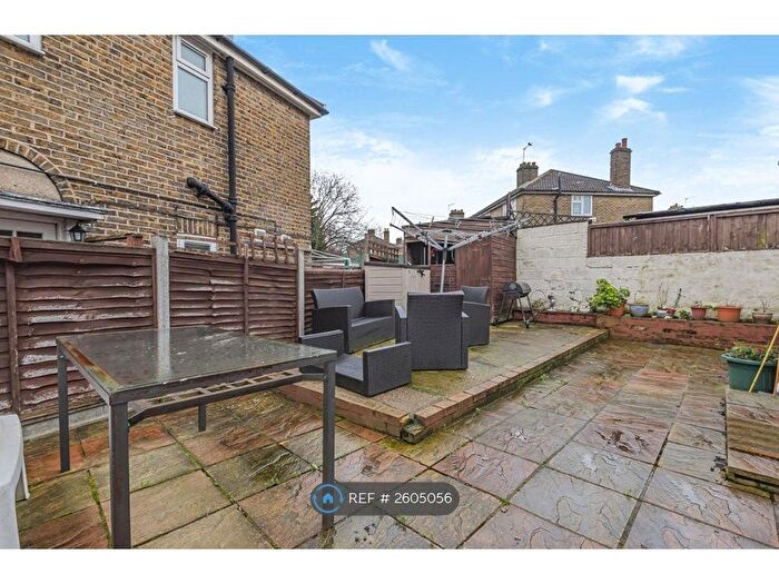 3 Bedroom Semi-Detached House To Rent In Froissart Road, London, SE9