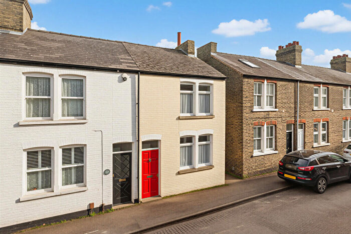 3 Bedroom End Of Terrace House For Sale In Thoday Street, Cambridge, CB1